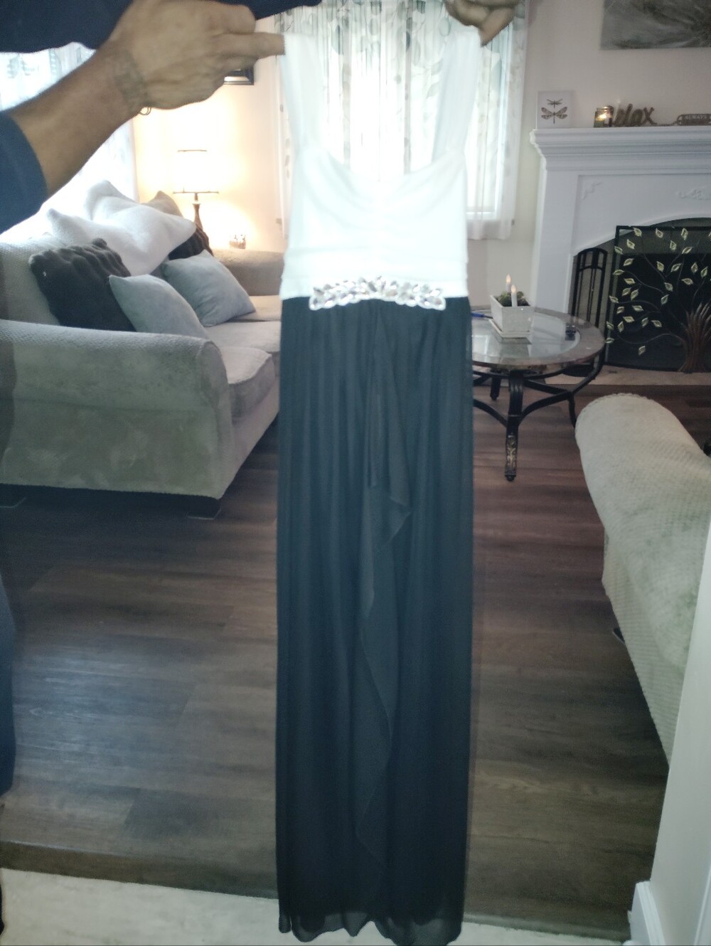 16 Nwt Amy Byer White and Black Embellished Waist Maxi Dress